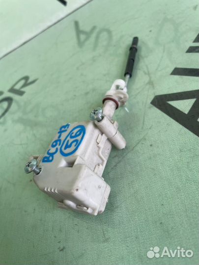 Замок лючка бензобака Volkswagen Touareg 7L