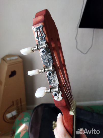 Классическая гитара Cort 3/4 с чехлом