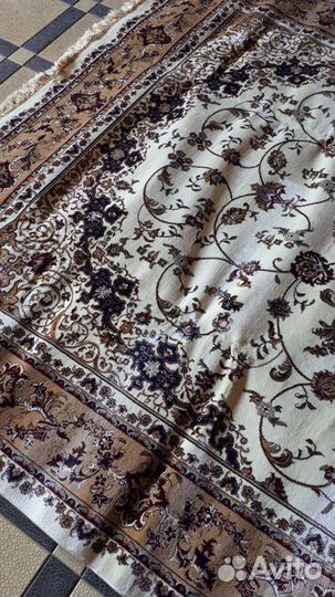 Продается ковер новый