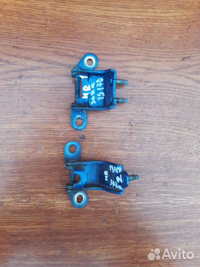 Петли двери задней правой Honda Jazz GD