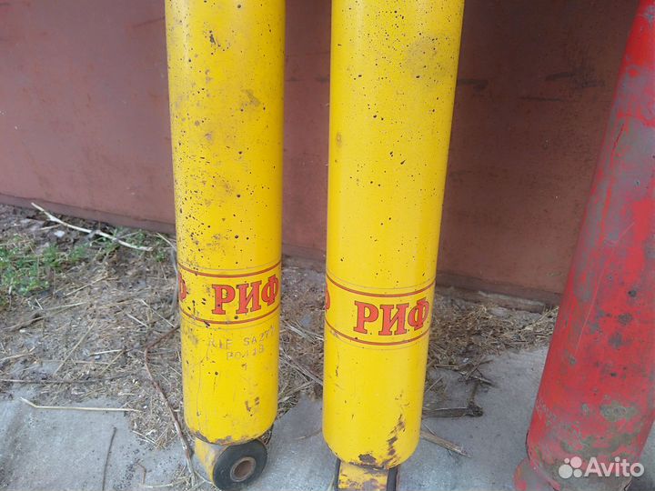 Амортизаторы передние