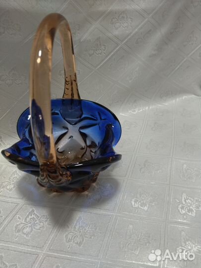 Ваза в виде корзины из цветного стекла СССР