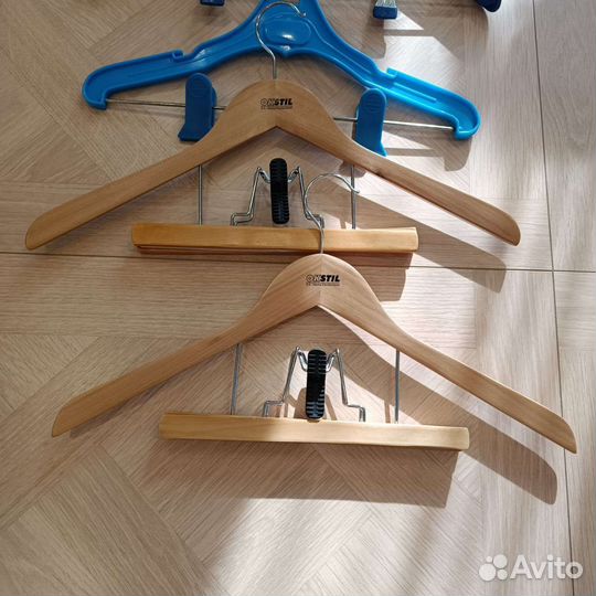 Вешалка плечики для одежды