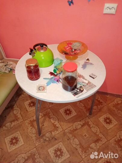 Кухонный стол