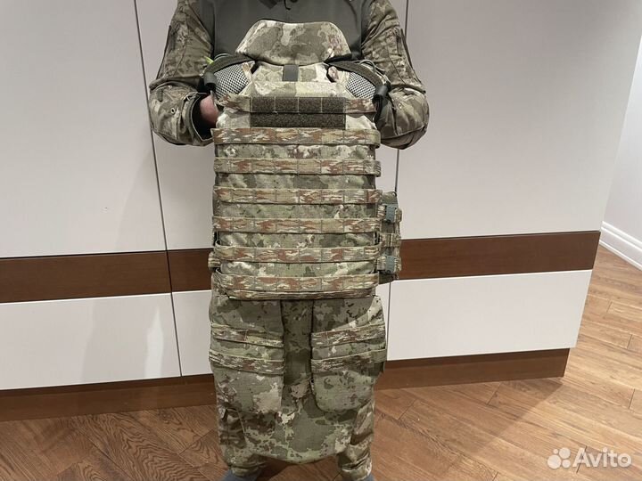 Жилет с модулями и защитой шеи