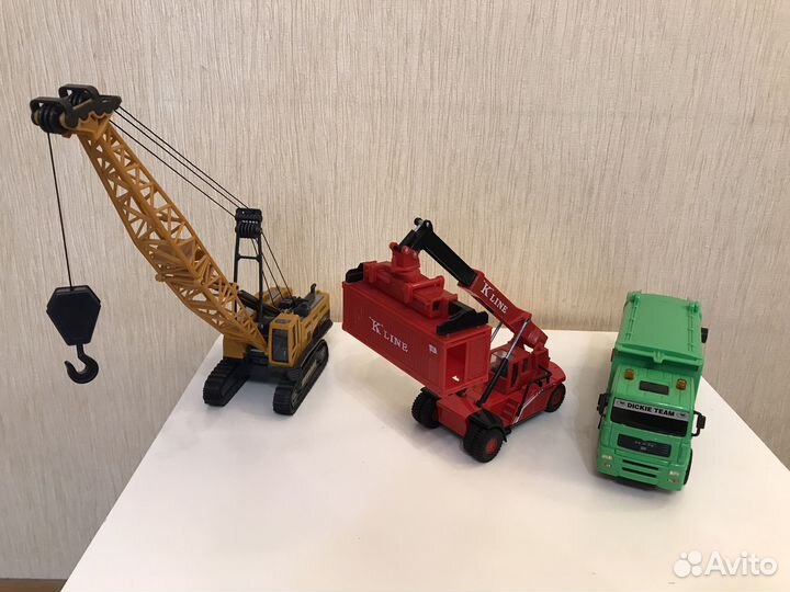 Строительная техника, кран, самосвал
