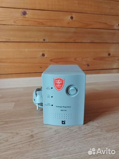 Стабилизатор напряжения Defender 600va