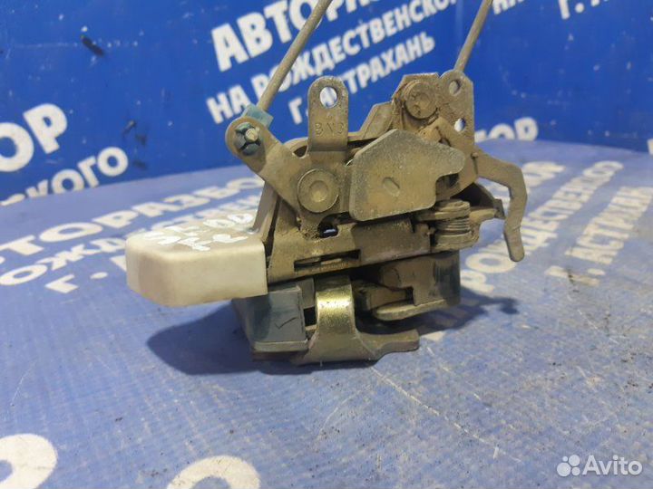 Задний левый замок двери Skoda Felicia универсал