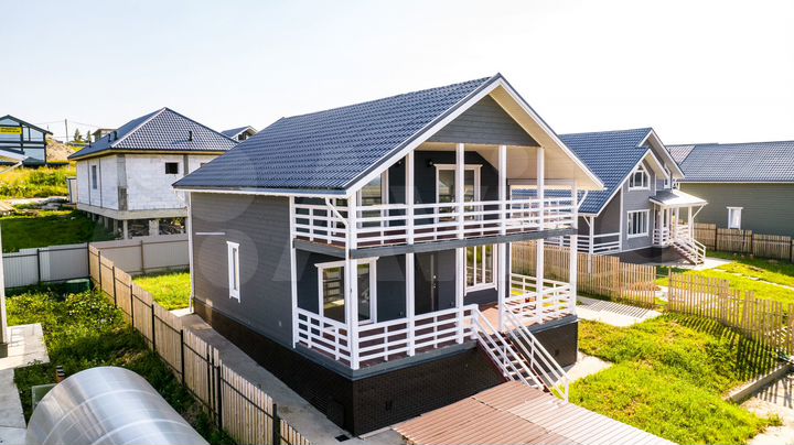 Коттедж 216 м² на участке 6 сот.