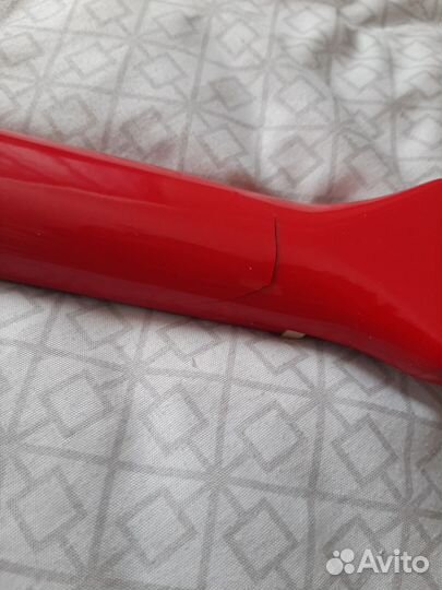 Укулеле красное