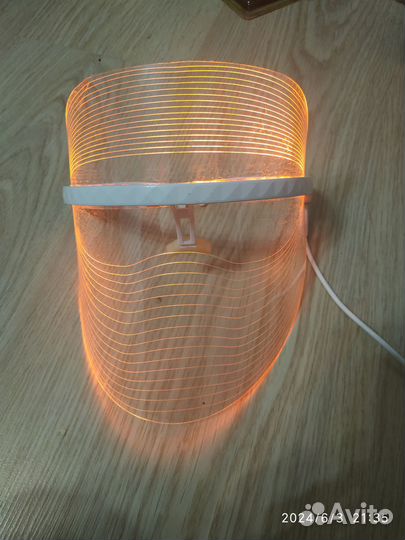 Прибор для ухода за кожей лица (LED маска)
