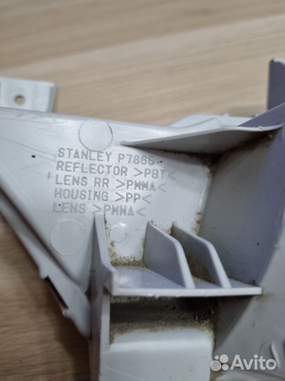 Фонарь задний левый в бампер митсубиси паджеро