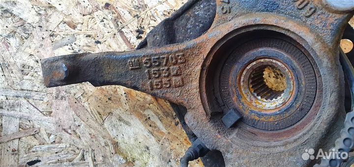 Кулак поворотный передний правый Opel Corsa D 200