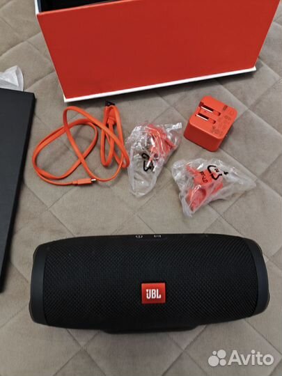 Колонка jbl charge 3