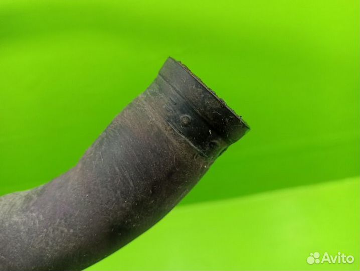 Патрубок системы охлаждения Renault Logan K7MF710