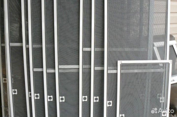 Москитные сетки на окна и двери