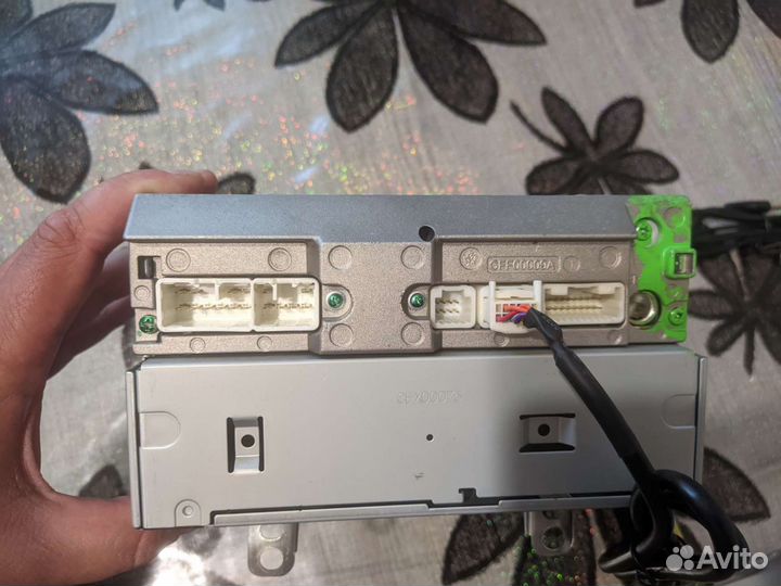 Продам автомагнитолу на Toyota Corolla E120