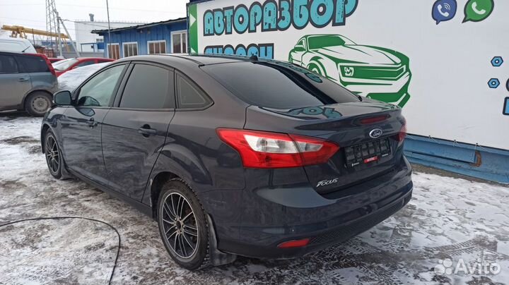 Кожух рулевой колонки нижний Ford Focus 3 2013 183