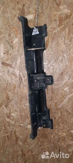 Наполнитель заднего бампера Peugeot 308