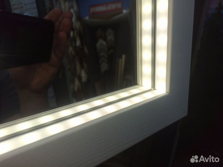 Зеркало с боковой подсветкой размер 80*120см