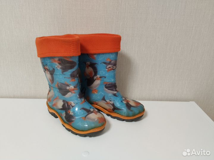 Сапоги резиновые, сланцы28-29 разм