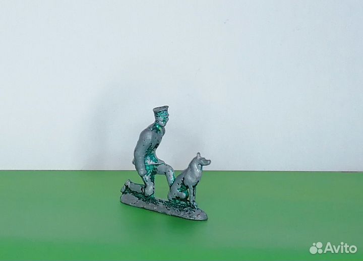 Солдатики СССР. зми. Пограничник с собакой