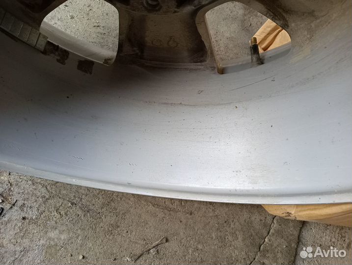 Для Дастера диск литой