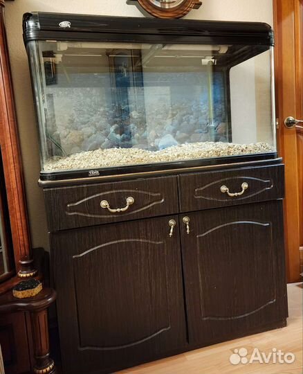 Аквариум с тумбой