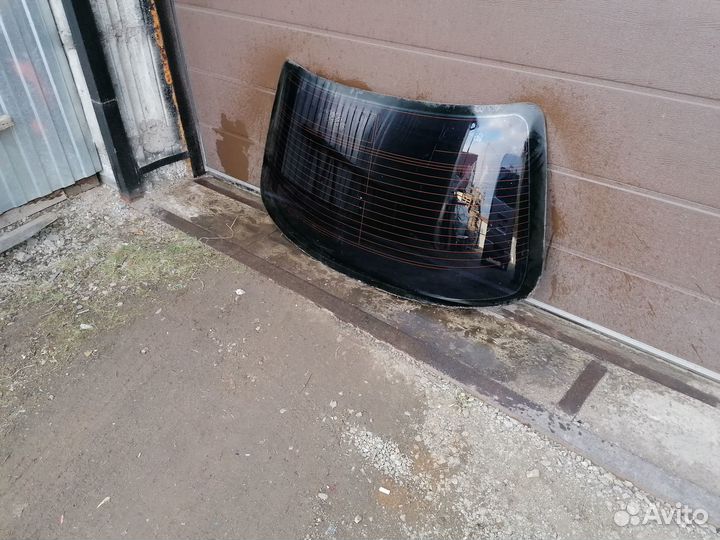 Заднее стекло Nissan Cedric\Gloria Y 33