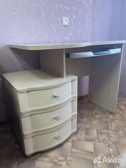 Компьютерный стол