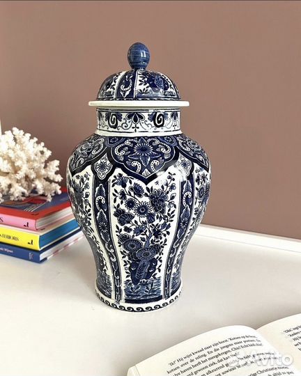 Большая ваза Делфт с крышкой