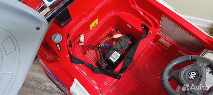 Детский электромобиль