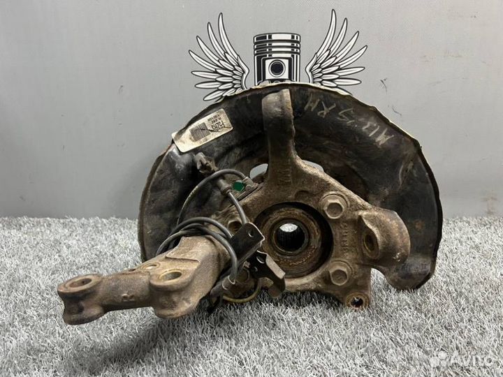 Кулак поворотный передний правый Toyota Auris 2013