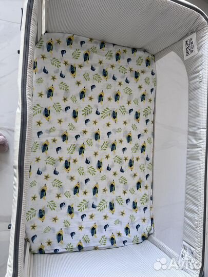 Приставная кроватка Chicco next2me кожа