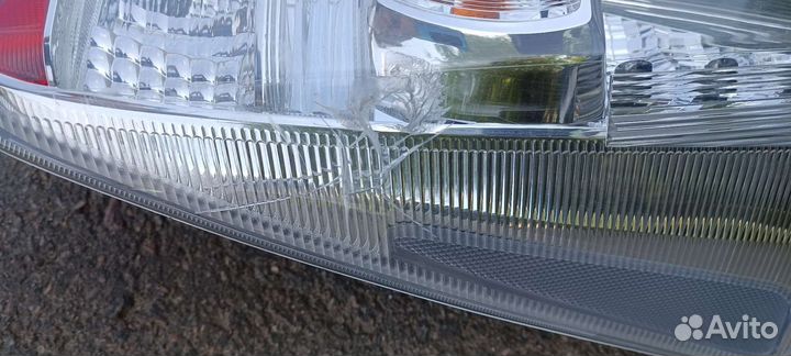 Фонарь правый задний prius 30