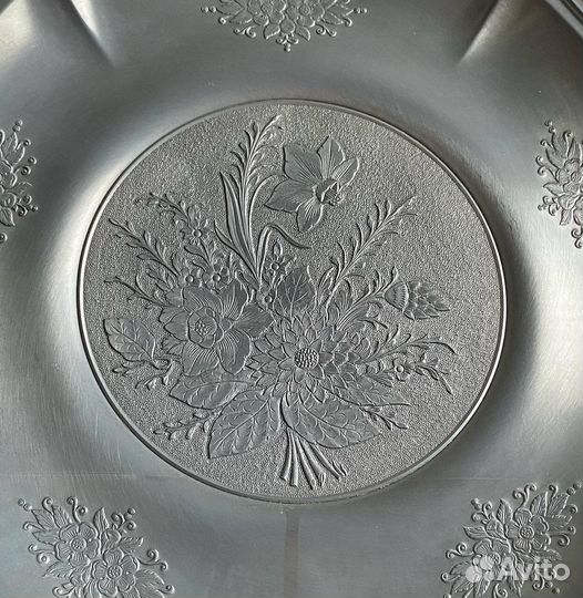 Оловянная тарелка блюдо