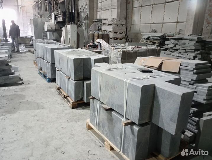 Гранитный бордюр Серая Гора