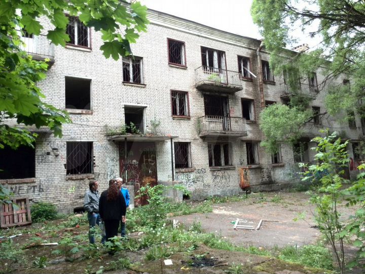 Здание, 1400 м²