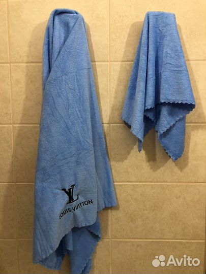 Набор брендовых полотенец