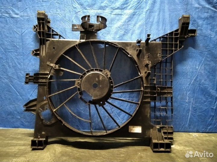 Диффузор вентилятора охлаждения Renault Duster F4R