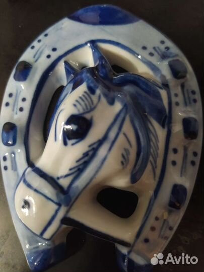 Подкова лошадь гжель