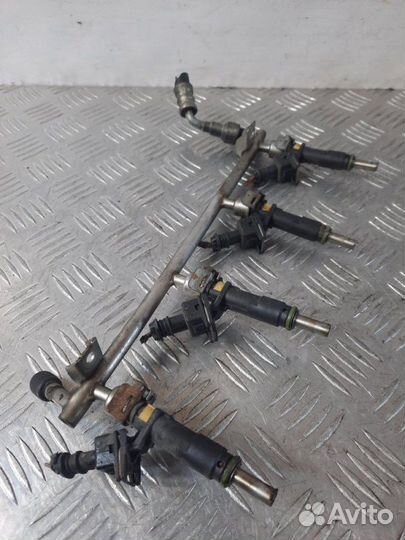 Топливная рампа Opel Astra H хэтчбэк 3 дв. 1.8