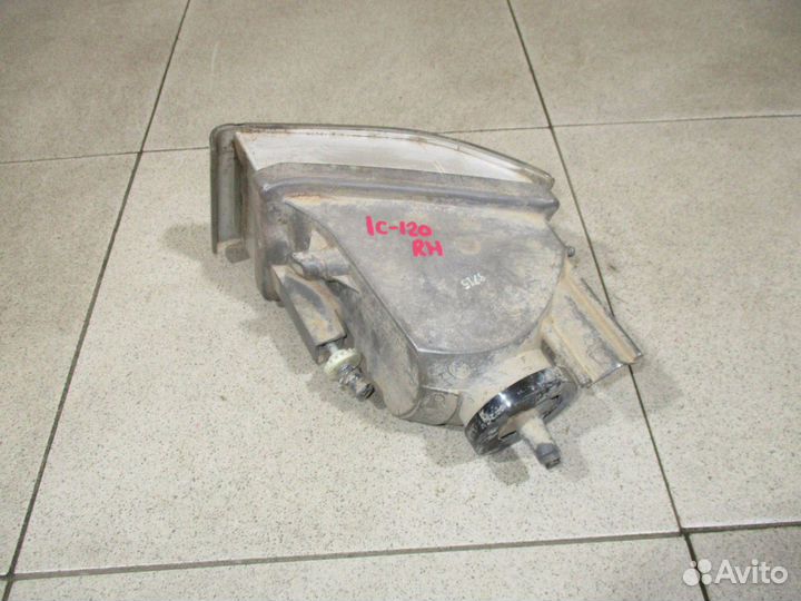 Фара противотуманная правая Toyota LC Prado 120