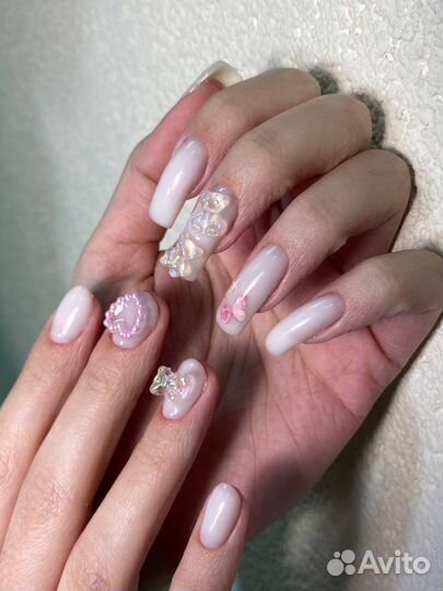 Модель на маникюр