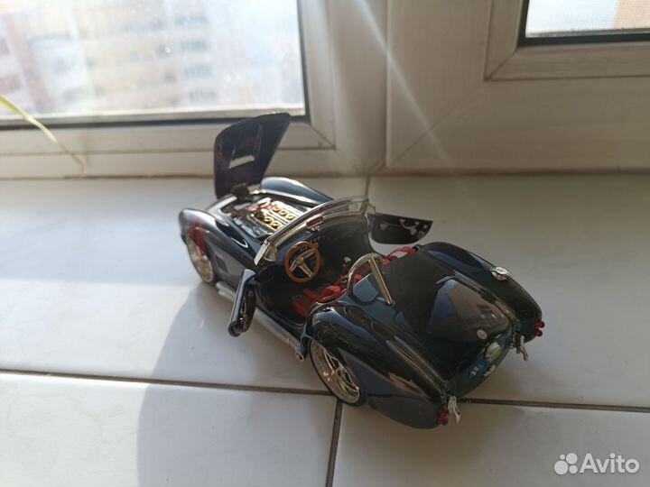 Модели автомобилей в масштабе 1:24