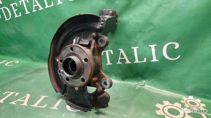 Кулак поворотный передний правый Volvo Xc70 3