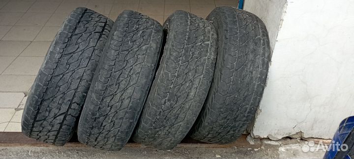 Bridgestone Dueler A/T 697 265/70 R16