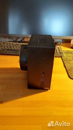 Asrock deskmini x300 amd 3400g Ram 8 gb