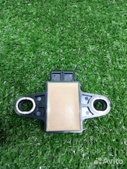 Датчик ускорения Kia Sorento SUV 2.5 D4CB 2009