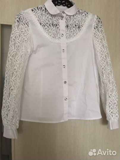 Блузка белая с гипюром